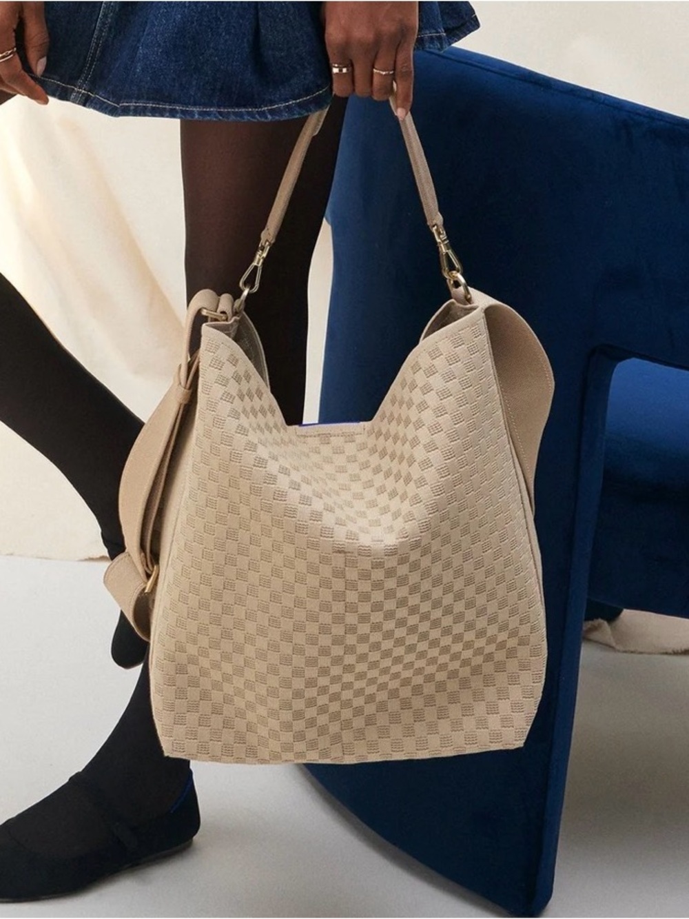 Rothy’s The Bucket Bag in Knot brown - Picture 4 of 8